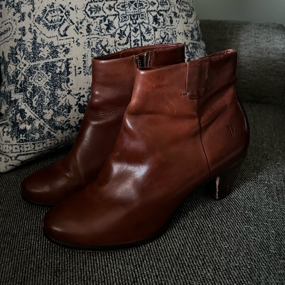 Frye Phoebe Booties